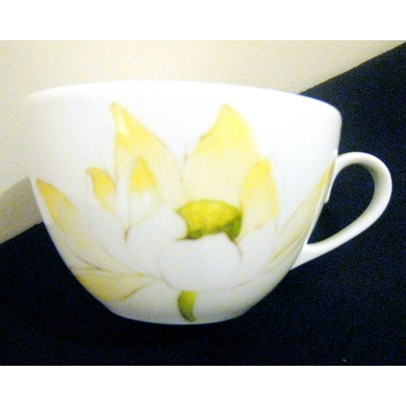 Lot of 17 Limoges France Nymohea Tea Cup, White/Yellow