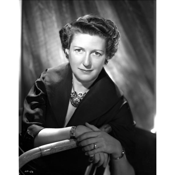 Louella Parsons on a Dark Top and Leaning Photo Print (24 x 30)