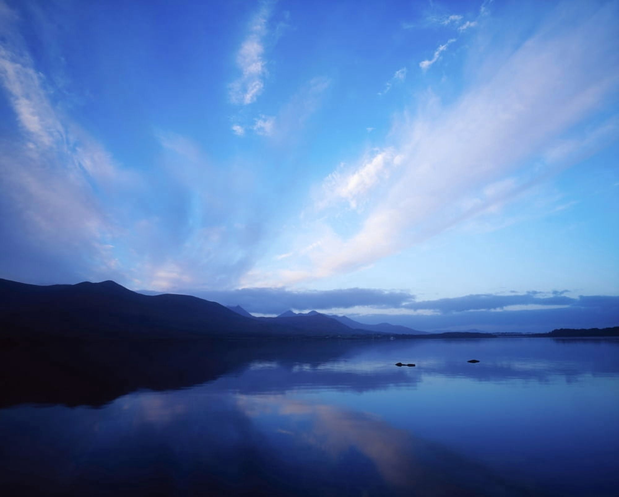 Lough Leane Lakes Of Killarney Macgillycuddys Reeks County Kerry Ireland Canvas Art - The Irish Image Collection Design Pics (17 x 13)