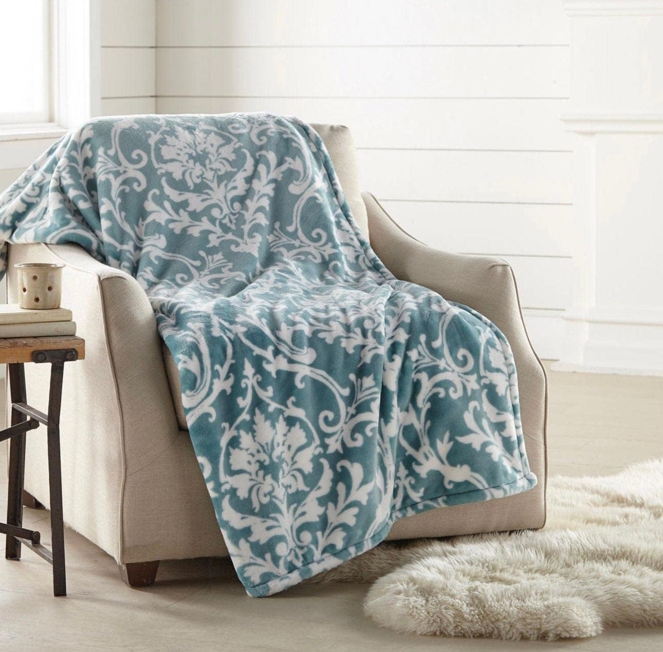 Lounge Throw (Adelina Teal)