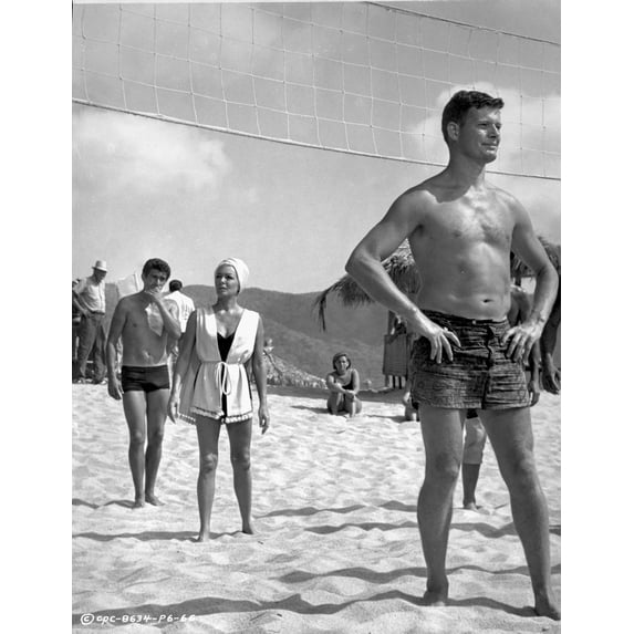 Love Has Many Faces Hank Walker Beach Scene Photo Print (8 x 10)