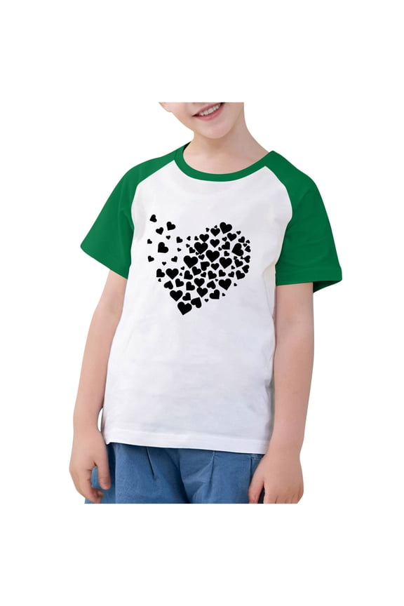 Love & Hearts Graphic Tee for Boys & Girls, Raglan Short Sleeve Casual Top, Soft Playtime Comfort Shirt for Kids 5-6 Years