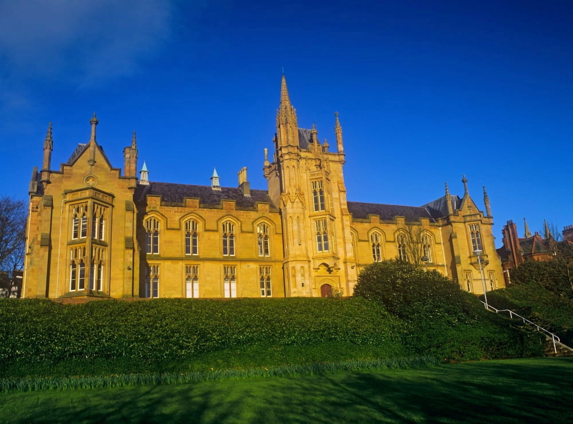 Low Angle View Of A Building Magee College University Of Ulster Derry City Northern Ireland Canvas Art - The Irish Image Collection Design Pics (32 x 24)