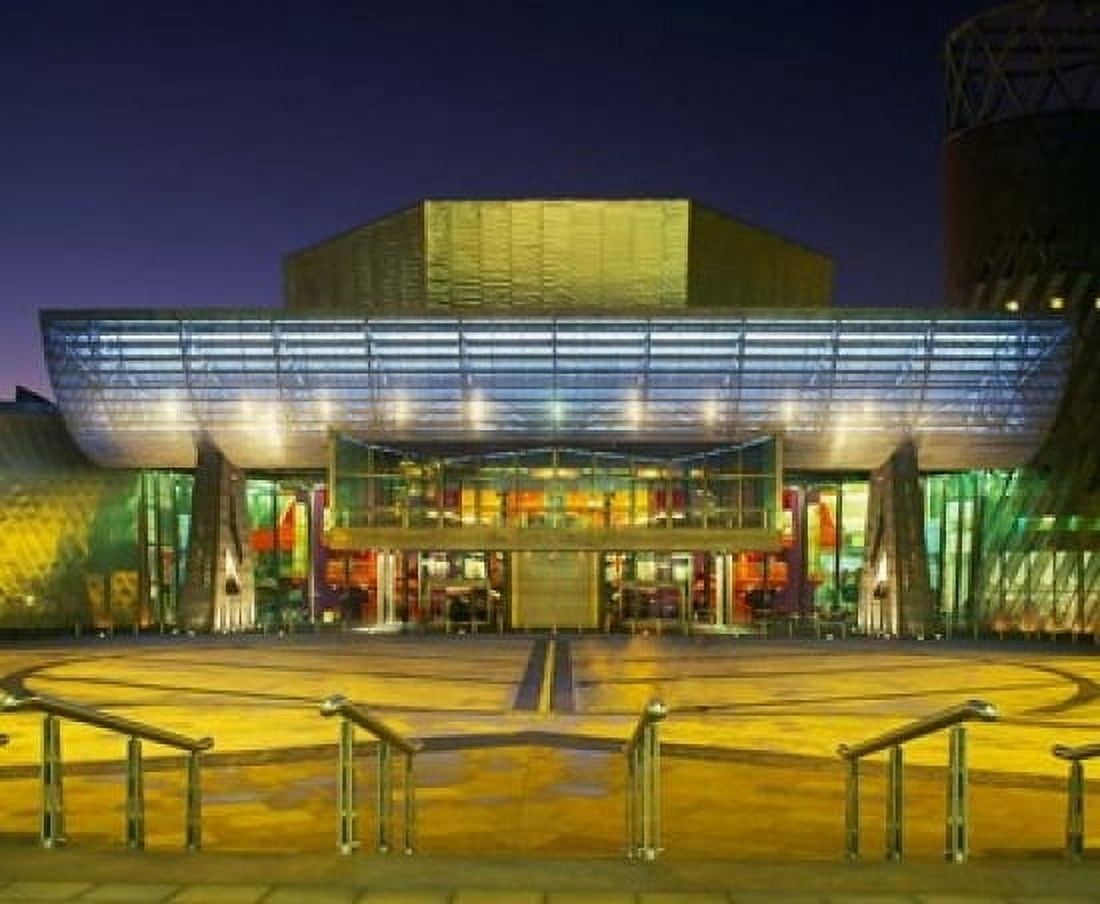 Lowry Art Centre Manchester England Canvas Art - Paul Thompson DanitaDelimont (20 x 16)