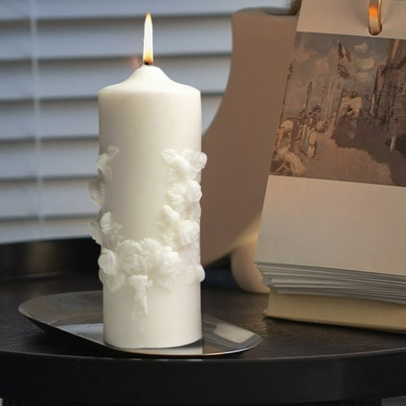 Loyerfyivos Rose Flower Clusters Aesthetic Scented Candle, Handmade Carved Flower Soy Wax Aroma Decorative Art Candle for Table Photo Prop Valentine's Day Wedding Birthday (White)