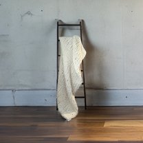 Lu home Oversized Chunky Hand-knit Blanket - Cream (70"x50", 5lb); Beige Chunky-Knit Chenille Blanket; Super Plush Blanket; Oversized Blanket; White Hand Knit Blanket; Blanket for Farmhouse Home Decor