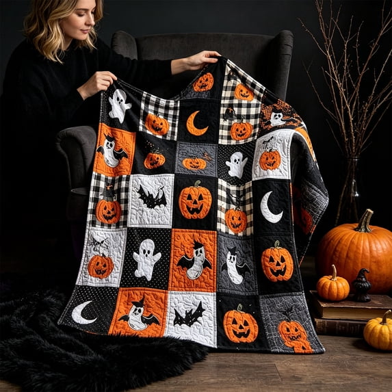 Lucahom Halloween Patchwork Throw Blanket, 39x51 in Soft Warm Flannel Decorative Blanket with Pumpkin Black Cat, Fall Halloween Decorations Gifts for Home Couch Sofa, 1 Pcs