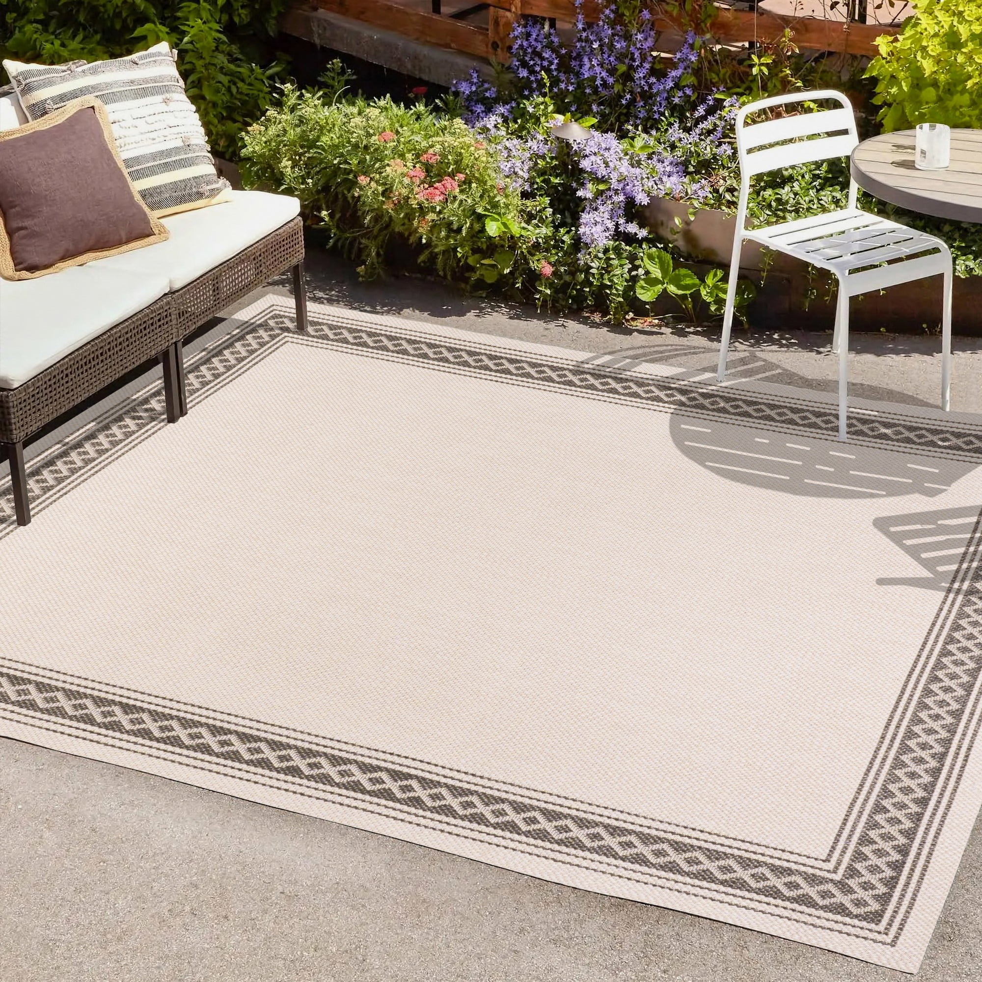 Lucia Modern Diamond Border Cream/Black 8' x 10' Indoor/Outdoor Rug