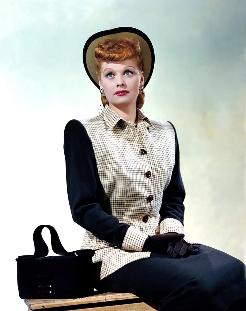 Lucille Ball Canvas Art - (16 x 20)