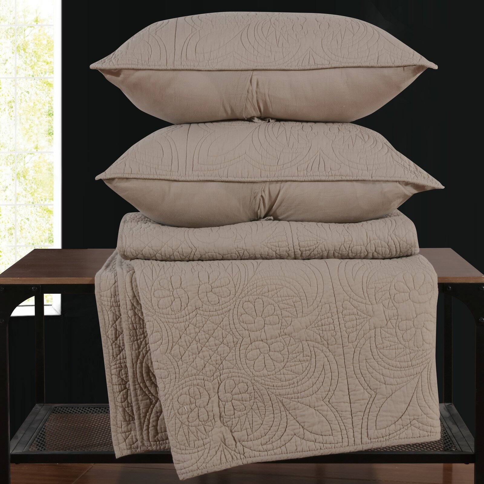 Lucinda Quilt Set by Greenland Home Fashions