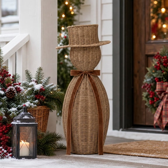 Luckky Faux Rattan Wicker Snowman Figurine with Top Hat & Velvet Bow, Faux Rattan‑Effect Resin Snowman Statue, Rustic Farmhouse Christmas Tabletop Mantel Holiday Decor