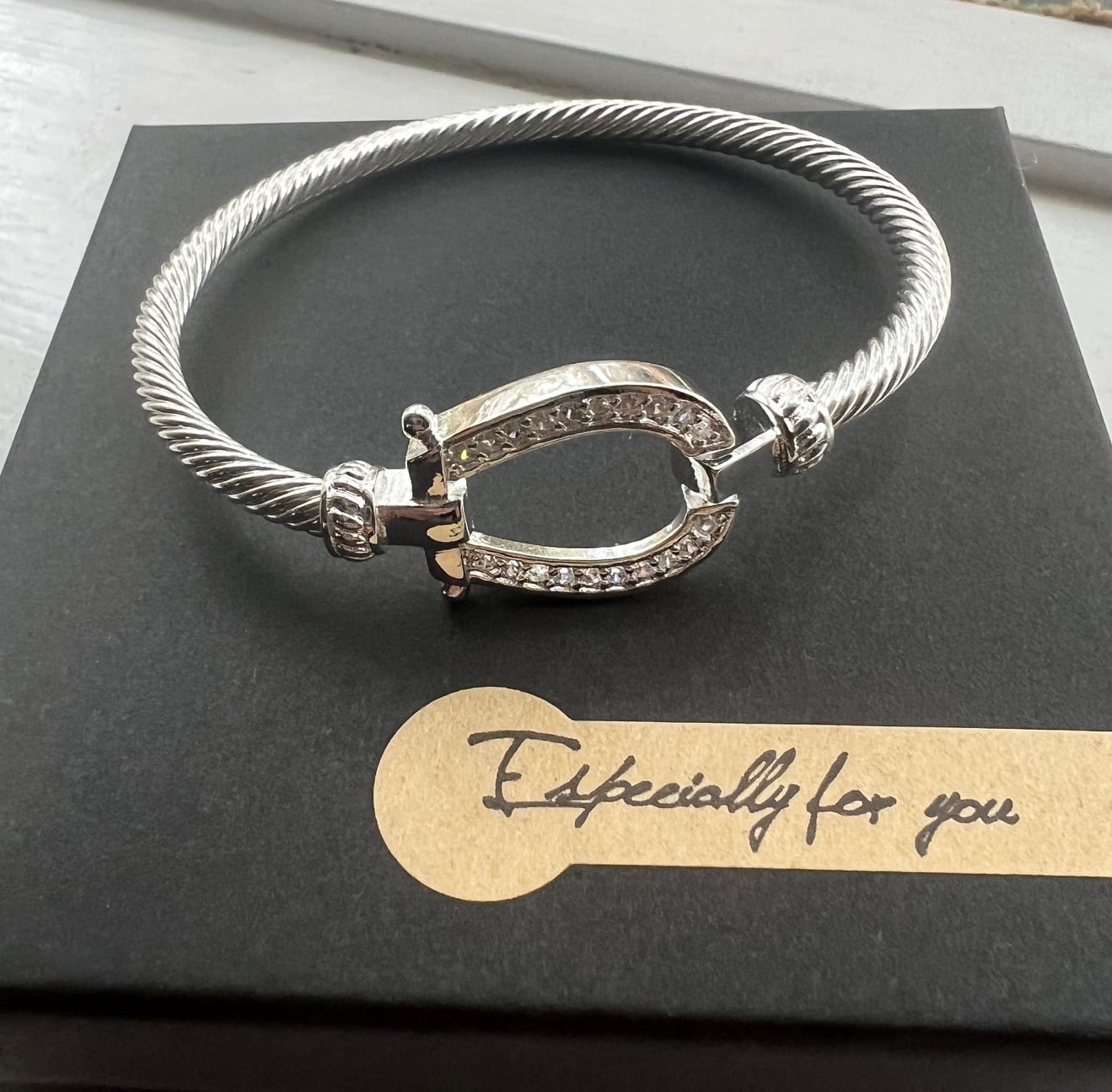 NOBRAND Lucky Horseshoe Crystal Bracelet