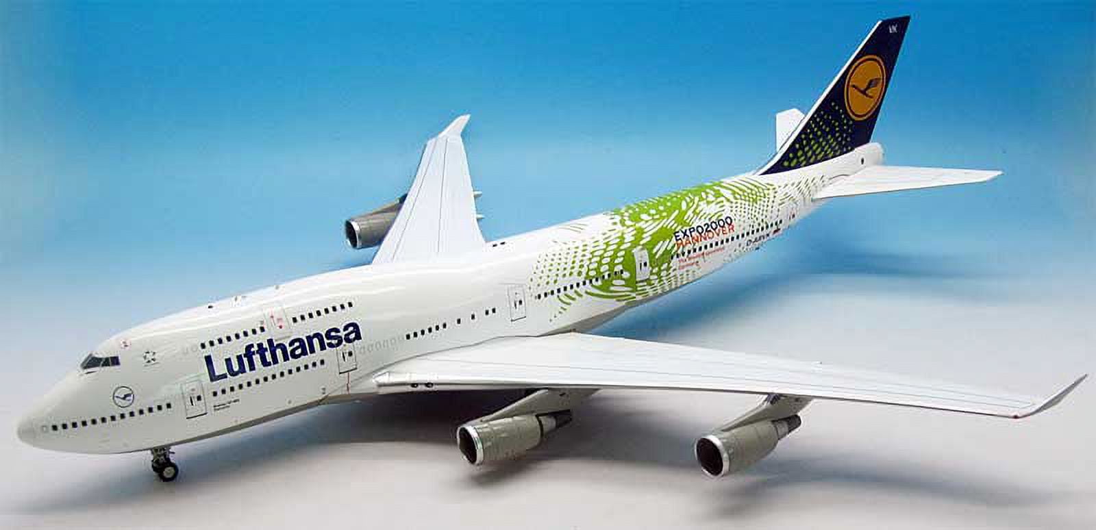 Lufthansa-747-430-Expo-2000-