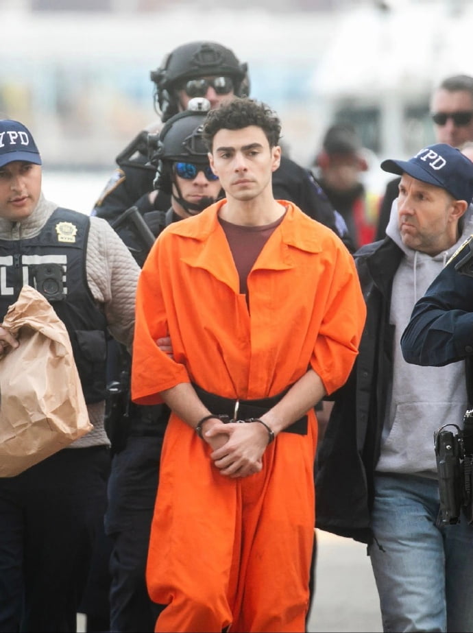 Luigi Fashion Roleplay Prison Jumpsuit Handcuffs Stylish Edgy Look Luigi Fashion Roleplay Prison Jumpsuit Handcuffs Stylish Edgy Look