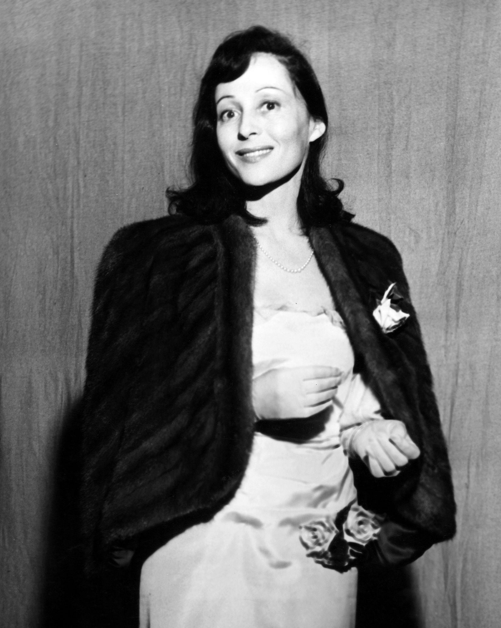 Luise Rainer Making A Rare Appearence At The Academy Awards Show Canvas Art - (16 x 20)