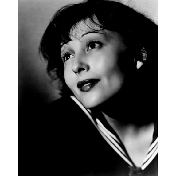 Luise Rainer Portrait (16 x 20)