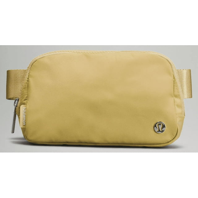 Lululemon Everywhere Belt Bag 1L (Golden Sand)