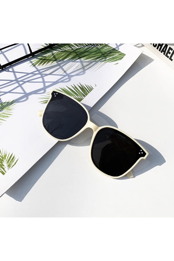 Black Sunglasses for Women Trendy UV Protection Lightweight Classic Square Frame Sun Glasses Sunnies for Women Stylish Sun Glasses for Face Shape All-Match Beige One Size
