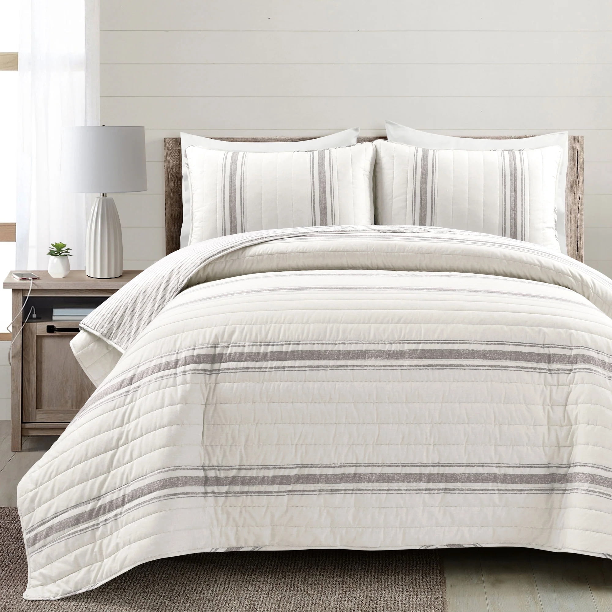 Lush Decor Farmhouse Stripe Quilt