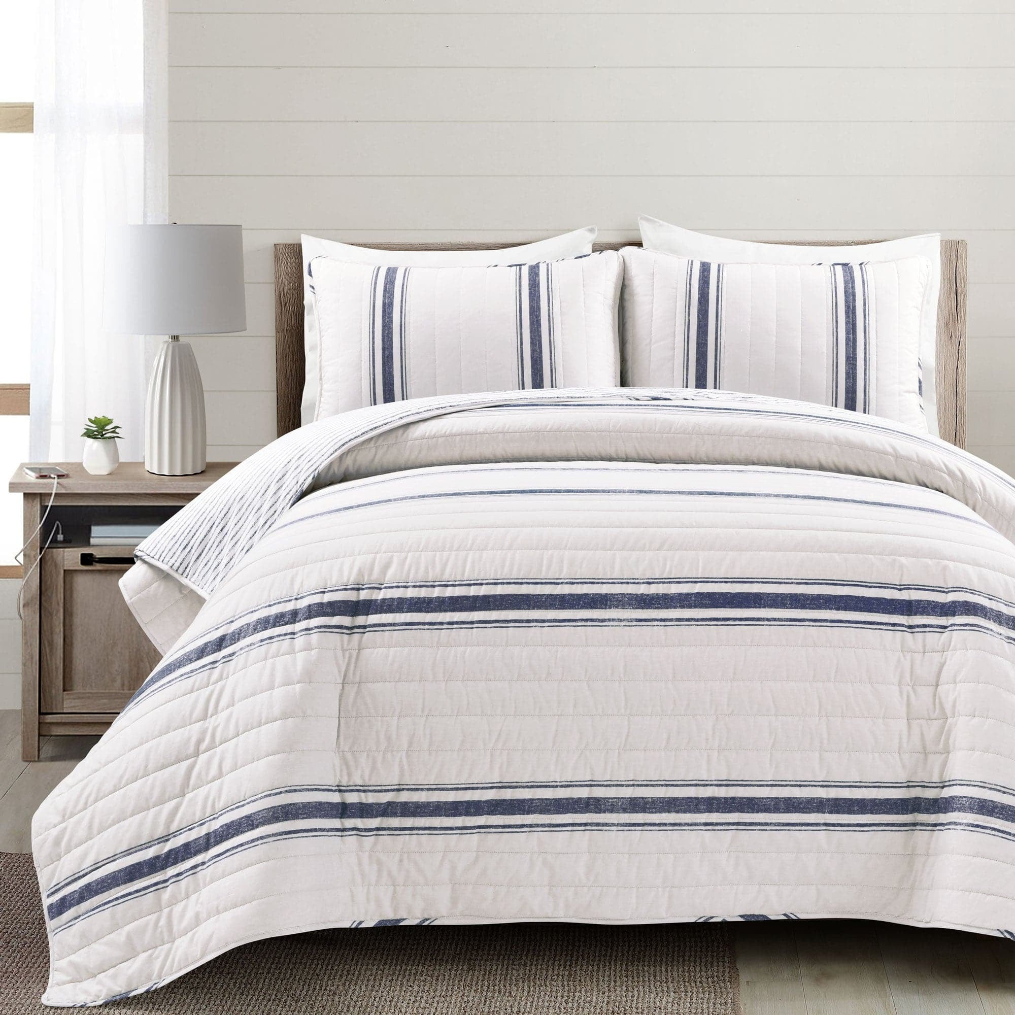 Navy and White Cotton King Reversible Quilt Set
