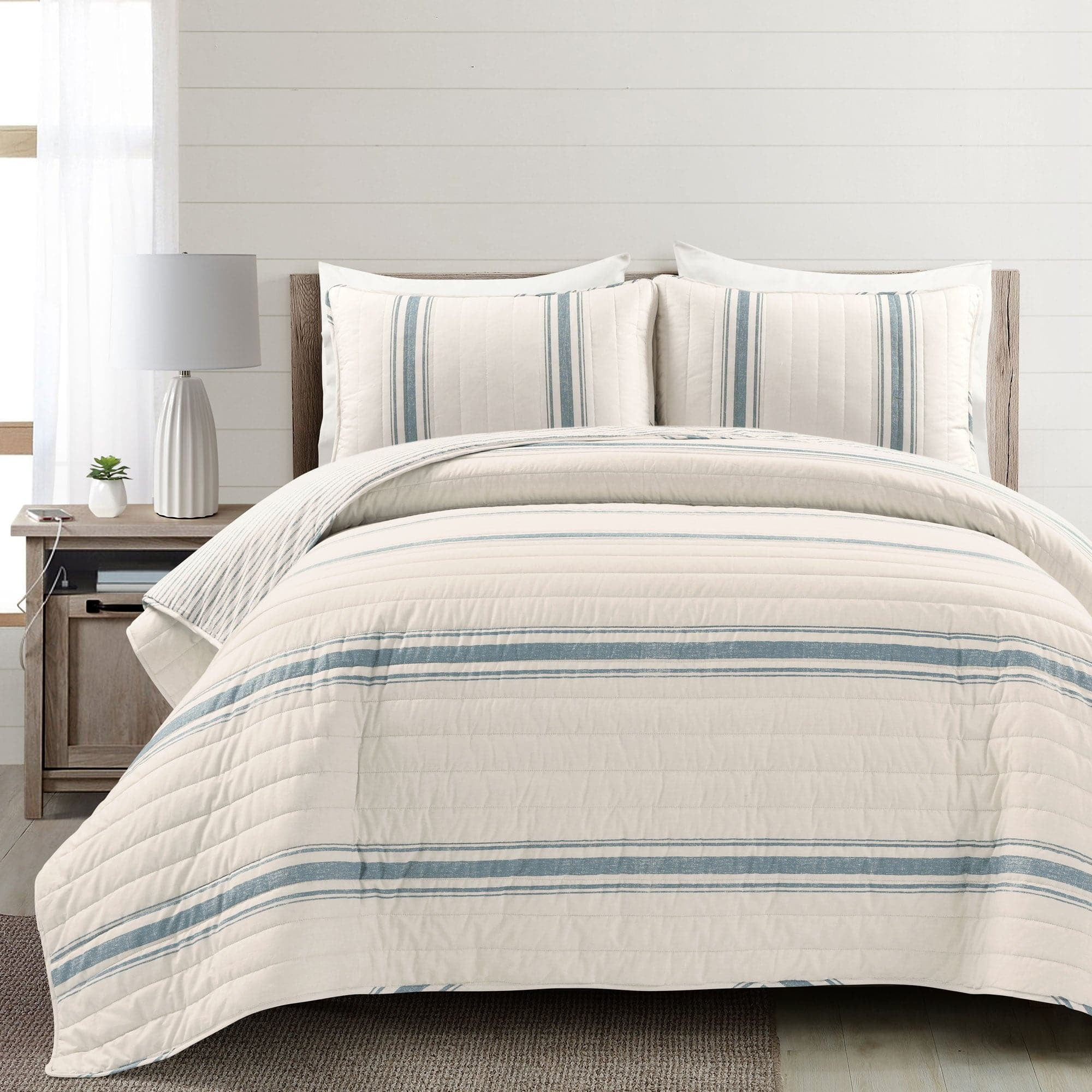 Lush Decor Farmhouse Stripe Quilt Blue 3Pc Set Cal King