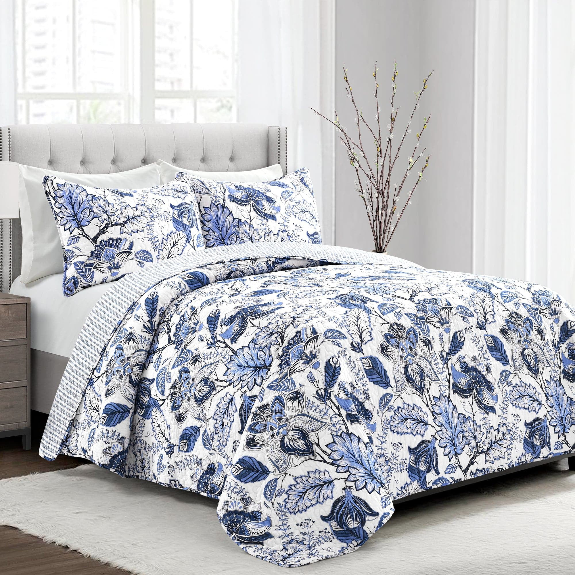 Blue Floral Cotton Reversible Full/Queen Quilt Set