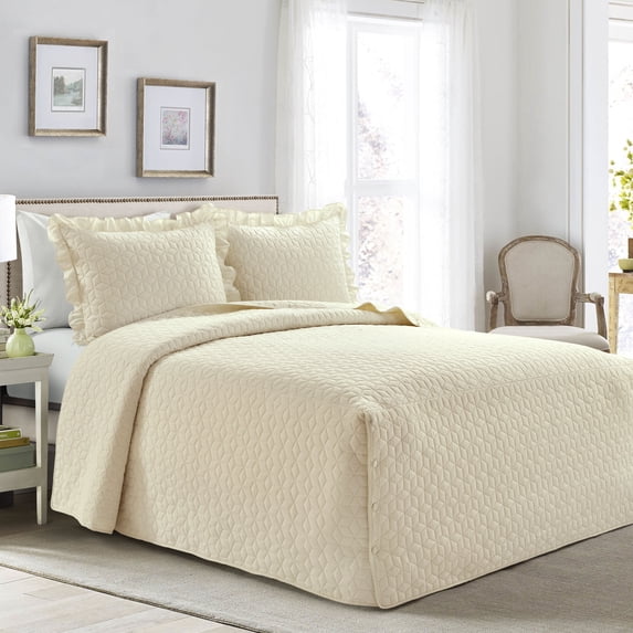 Lush Decor French Country Geo Ruffle Skirt Textured Tailored Drop Bedspread King, Ivory, 3-Pc Set