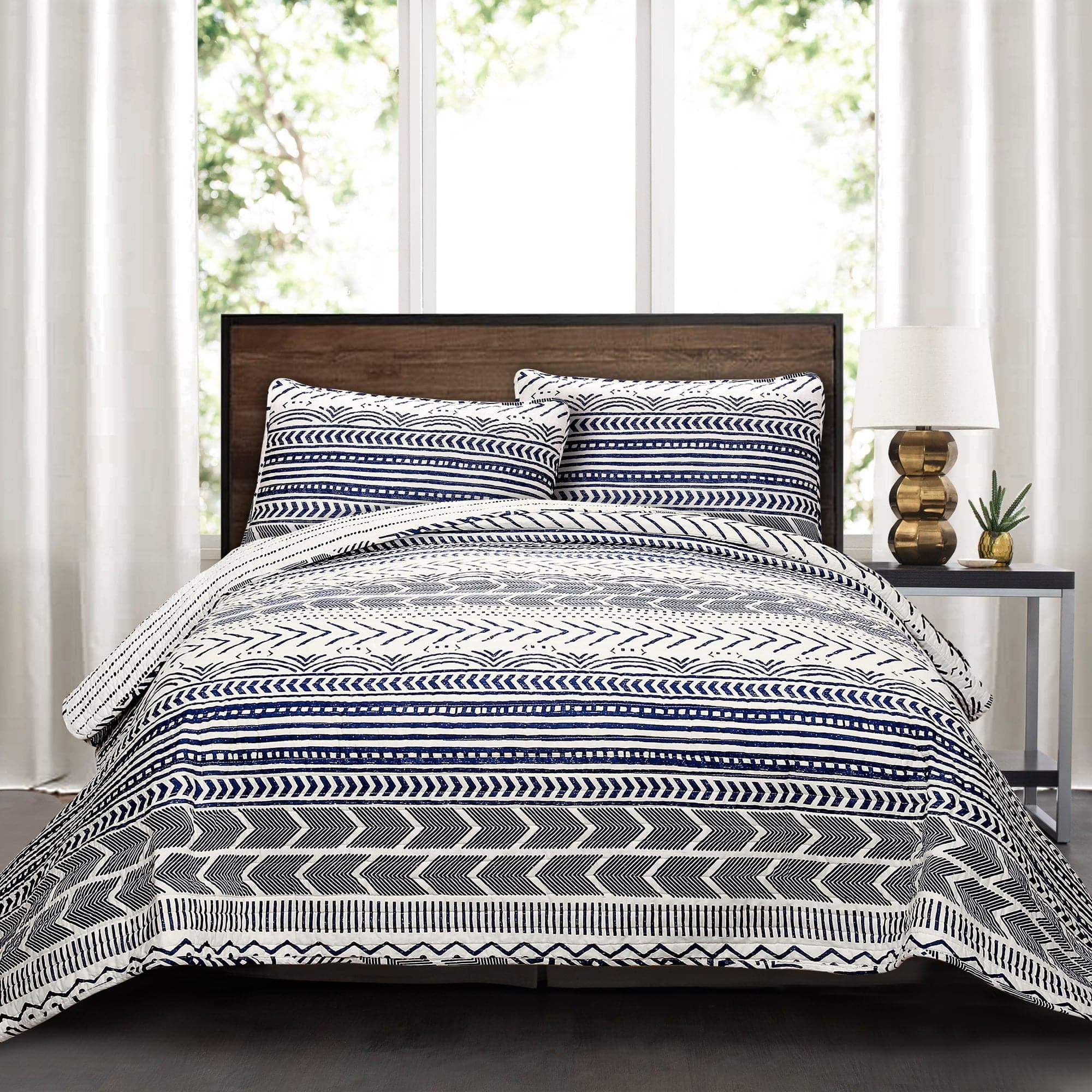 Navy and White Full/Queen Cotton Reversible Quilt Set