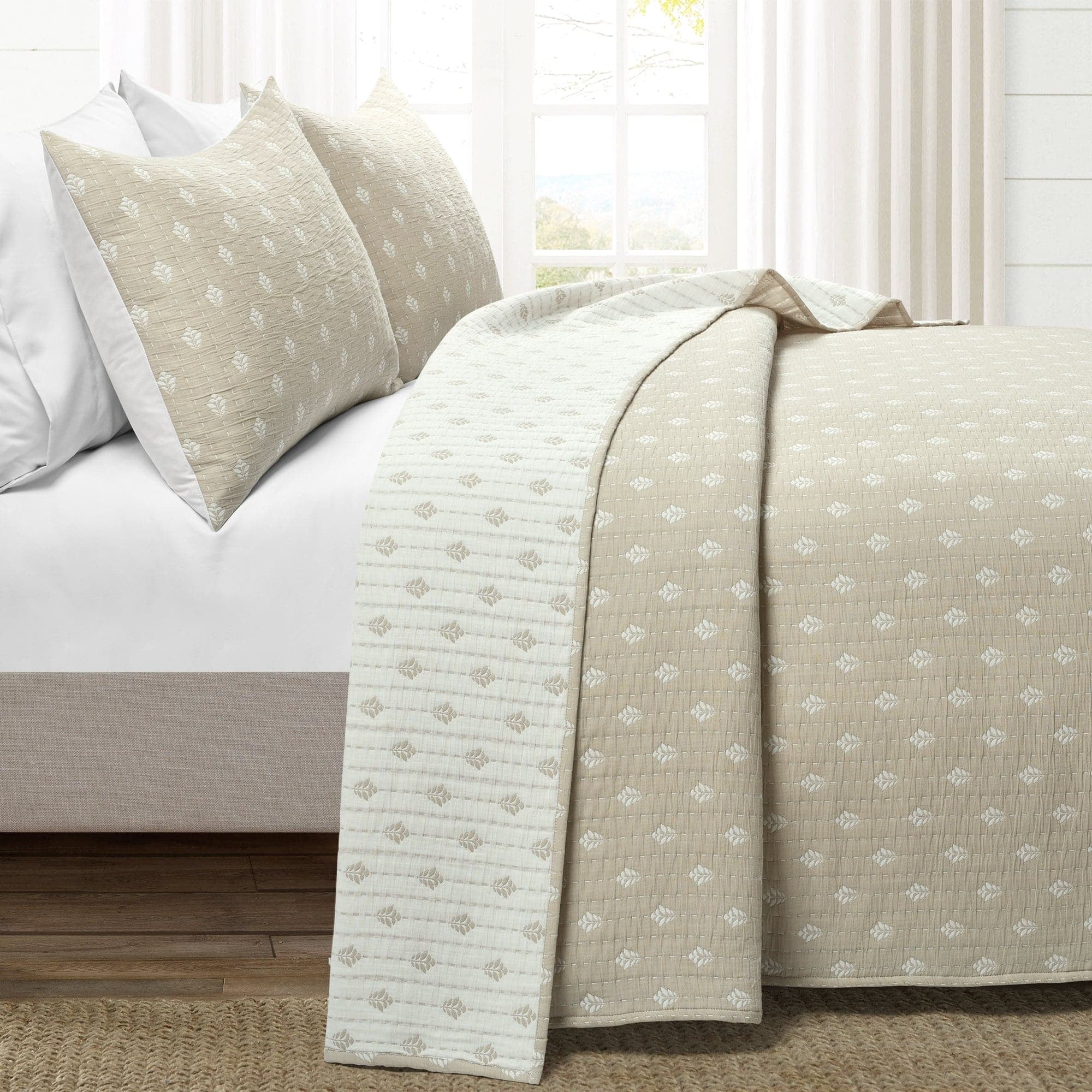 Lush Decor Hygge Kantha Pick Stitch Yarn Dyed Cotton Jacquard Quilt, King, Neutral/Off White, 3-Pc Set