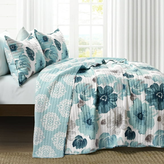 Lush Decor Leah Floral Print Microfiber Reversible Quilt Set, King - 3 Count