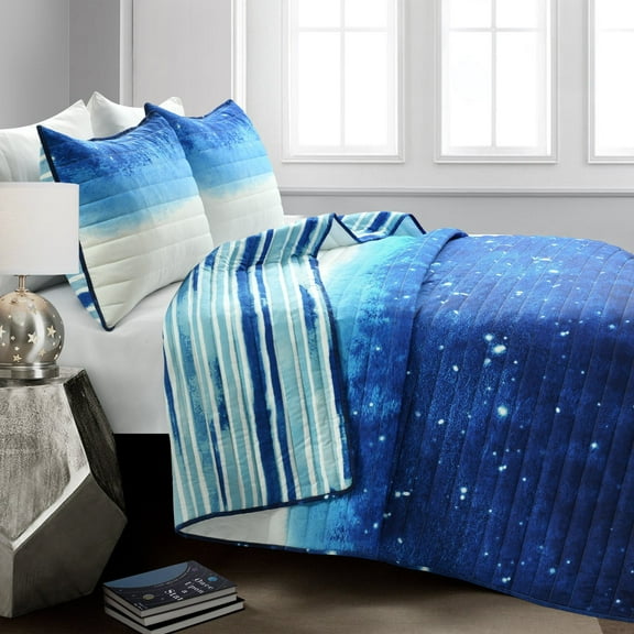 Lush Decor Make A Wish White/Navy Space Star Ombre Quilt