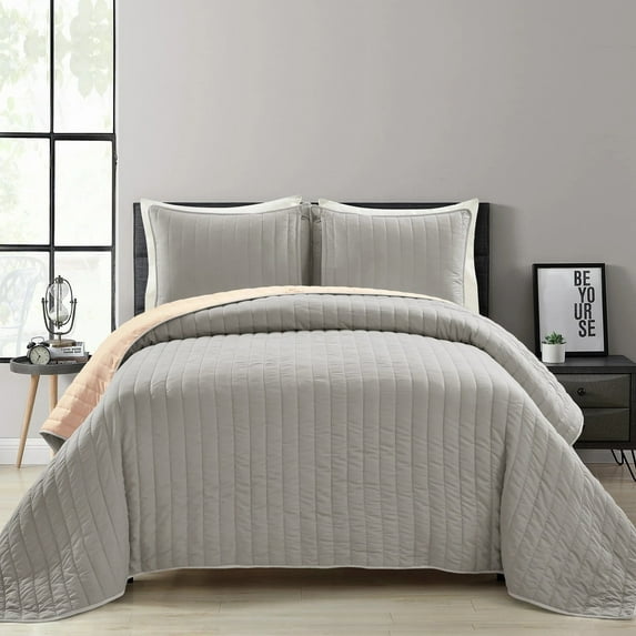 Lush Decor Soft Stripe All Season Solid Reversible Quilt, King, Soft Rose/Light Gray, 3-Pc Set