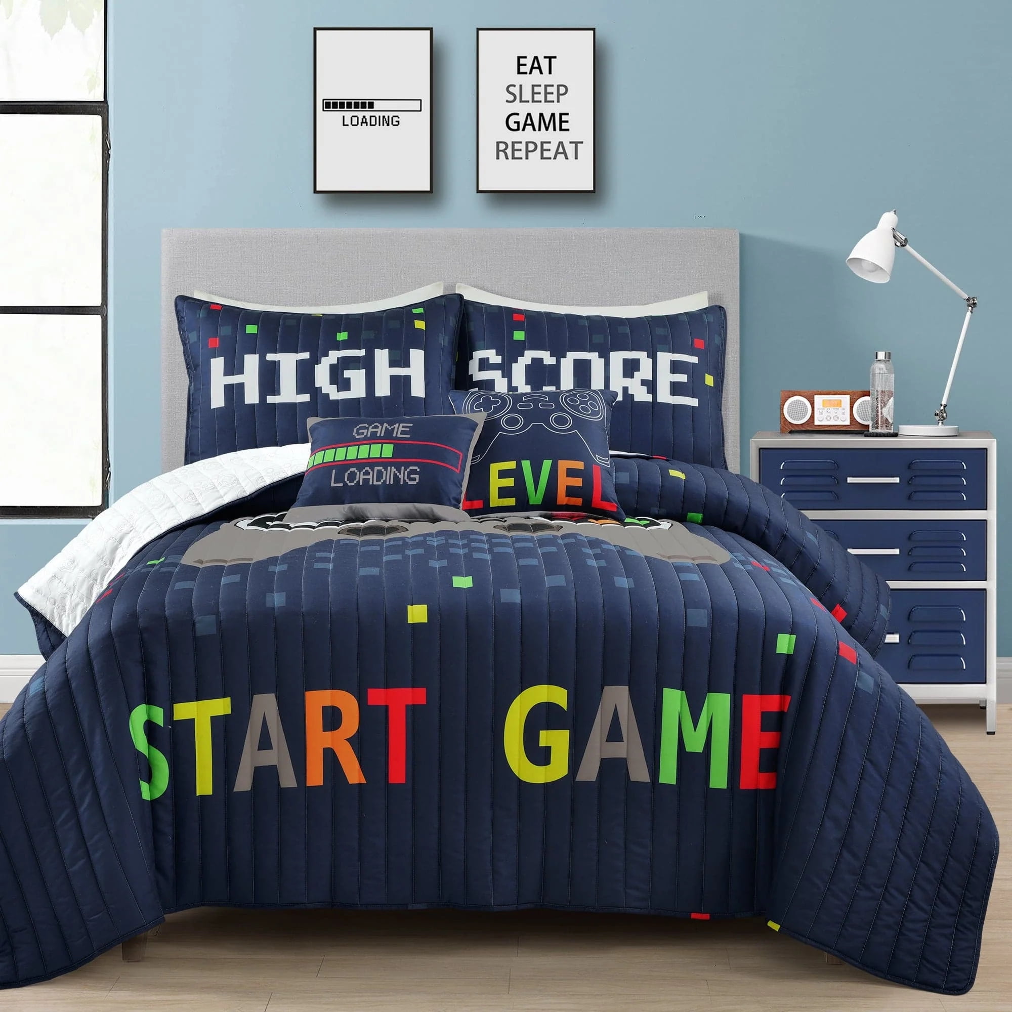 Navy Reversible Video Game Full Quilt Set with Pillows