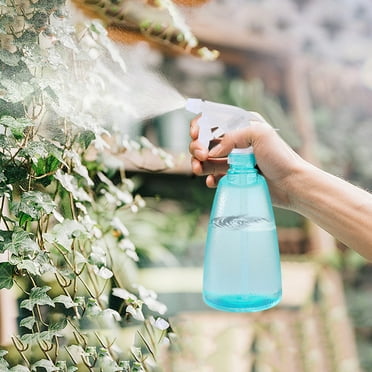 Luxcidy 500ml Plastic Spray Bottles, Refillable Water Squirt Bottles Durable Trigger Sprayer with Mist & Stream Modes for Hair Salon Cleaning Gardening Watering Plants (Green)