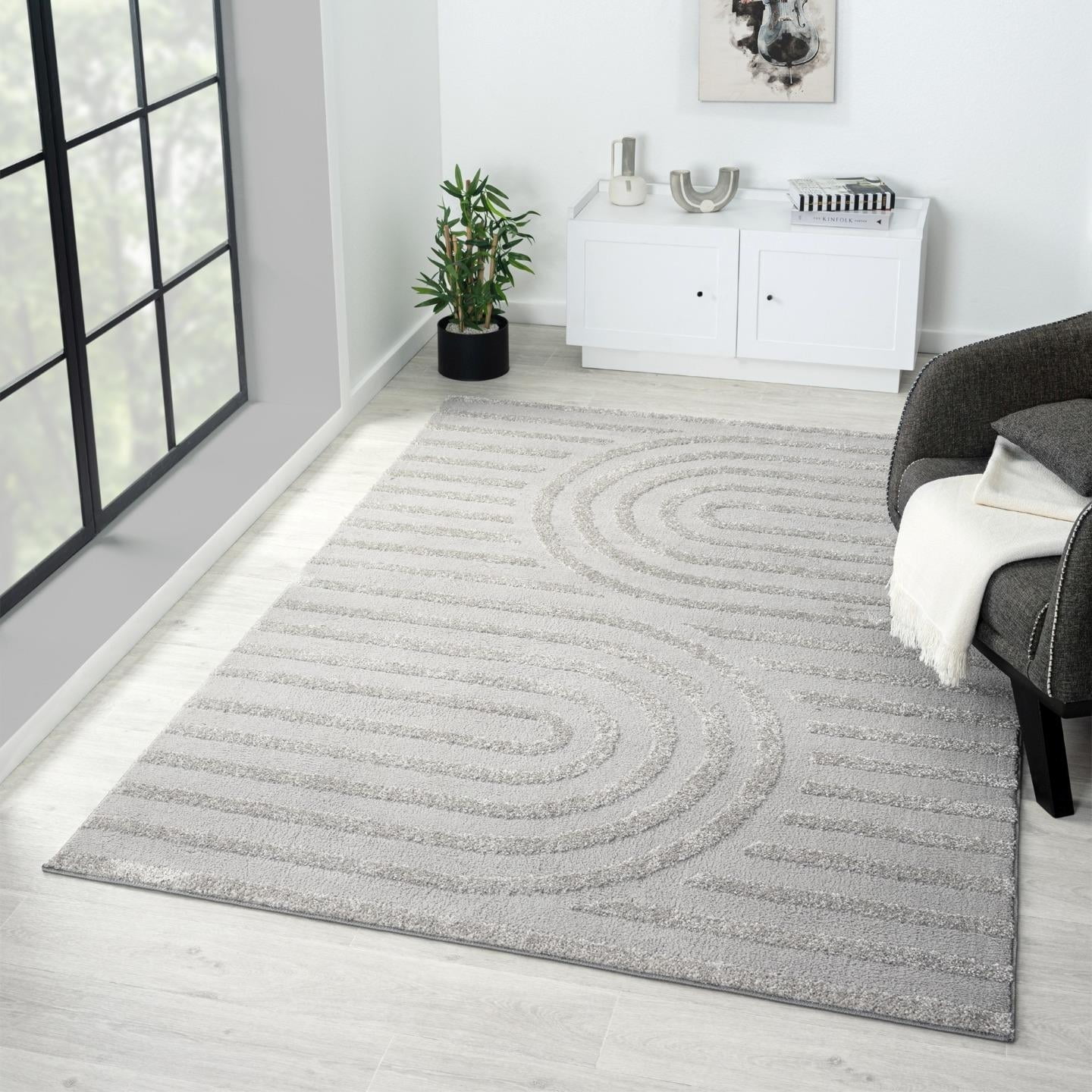 Silver Geometric 6' x 9' Synthetic Area Rug