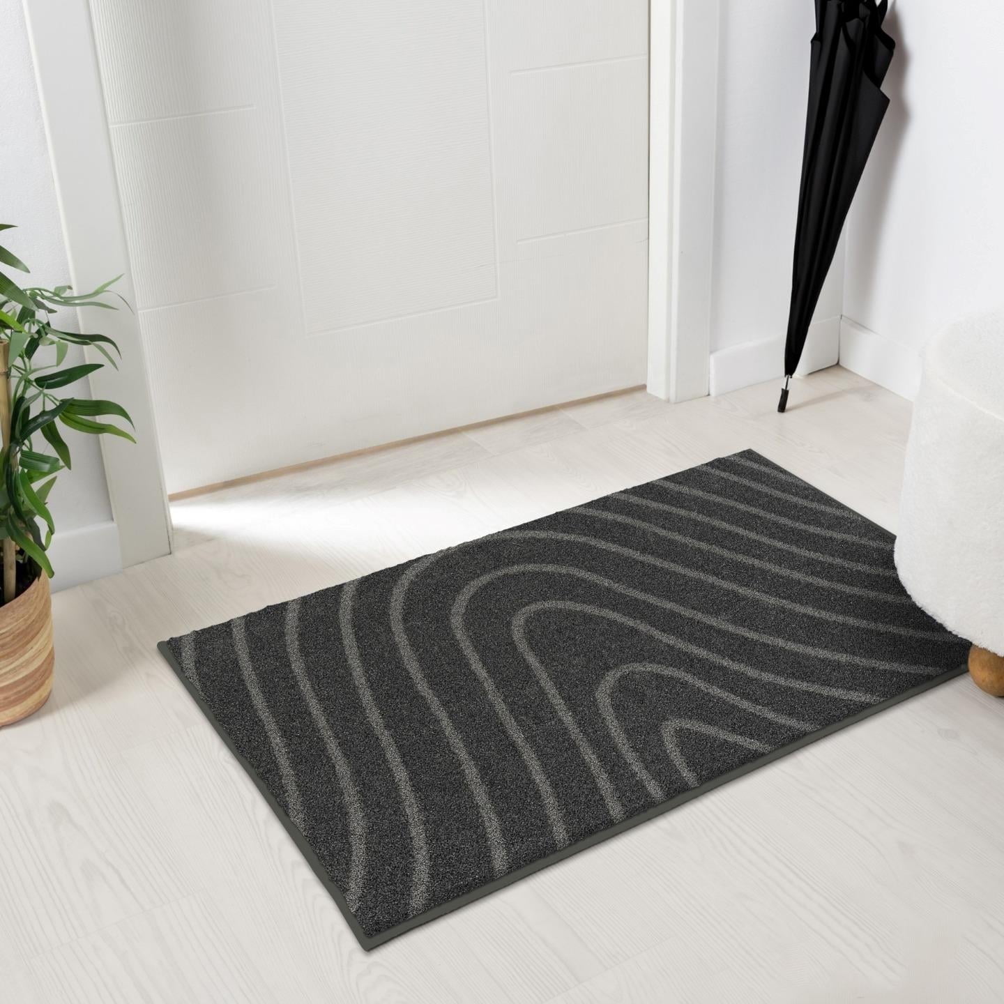Anthracite Geometric Rectangular Stain-Resistant Synthetic Rug