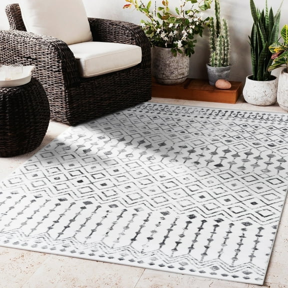 Luxe Weavers Moroccan Tribal 4x5 Silver Area Rug, Bohemian Diamond Machine-Made Carpet