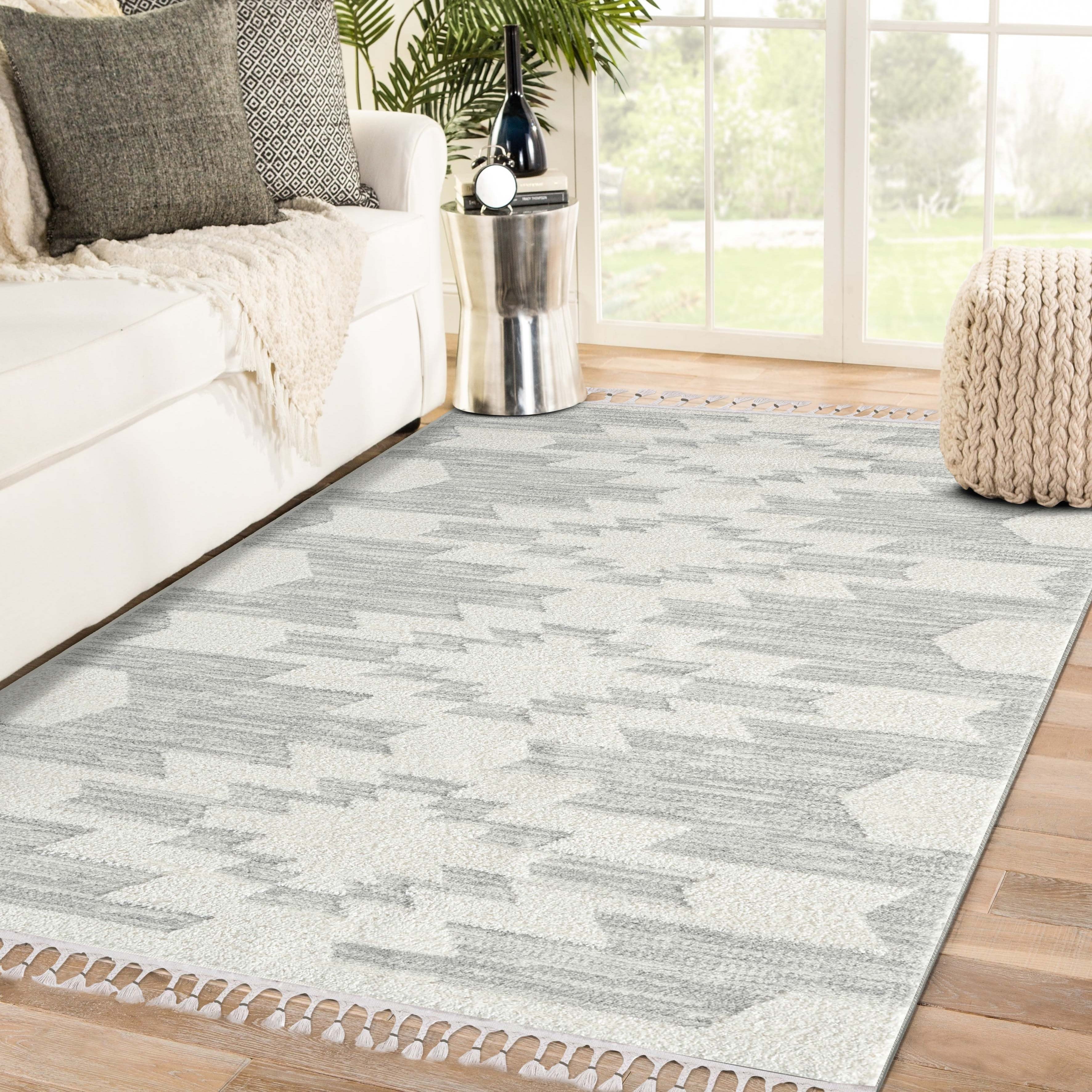 Braided Geometric Gray Synthetic 6' x 9' Easy-Care Area Rug
