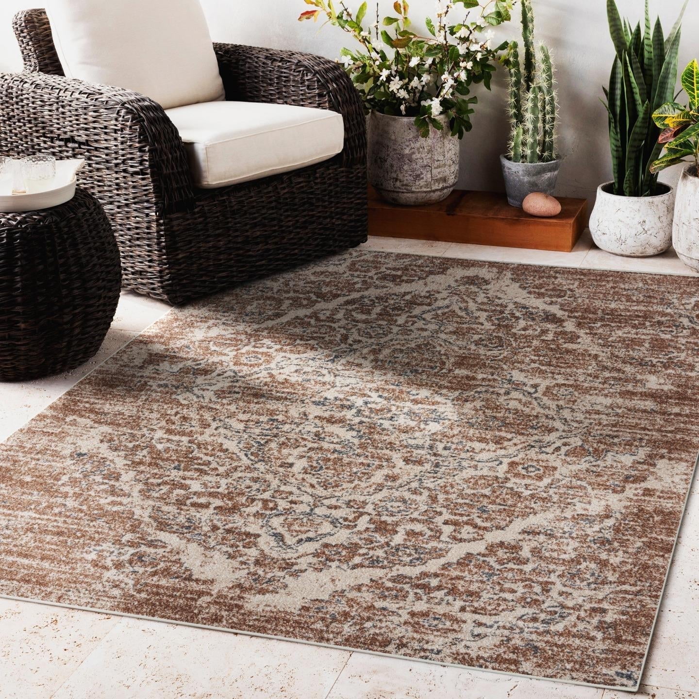 Elegant Beige 5' x 7' Oriental Synthetic Area Rug