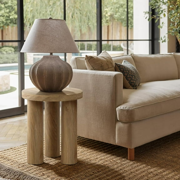 LuxenHome Round Wood Side Table with 3 Pillar Legs, 16.5'' Wide Accent End Table, Modern Farmhouse Oak Finish Wooden Small Cocktail Coffee Table for Living Room Home Office Bedroom