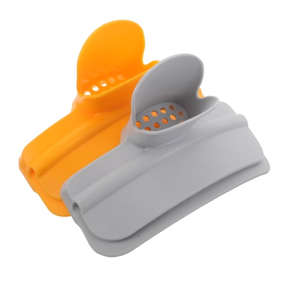 Luxshiny 2Pcs Silicone Pot Edge Pouring Funnel with Clip on Spillproof Design for Liquid Transfer