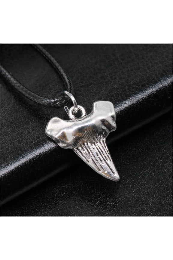 Men Pendant Necklace Stylish Neck Chain for Surfing and Everyday Wear