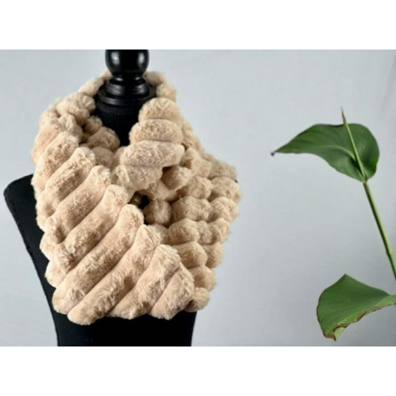 Luxurious Beige Faux Fur Neck Warmer High-End Soft Chic Elegant Winter Accessory for Women|SOL24A286