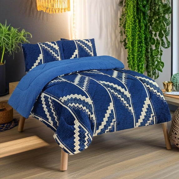 Luxurious Cal King Comforter Set in Royal Blue with Geometric Patterns – 3-Piece, Ultra-Soft Microfiber, All-Season Bedding Set Includes 1 Comforter and 2 Pillow Shams