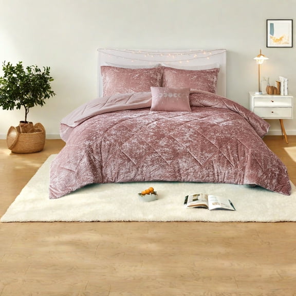 Luxurious Velvet Bedding Sets Hypoallergenic Polyester Fill Modern Blush Design for Bedroom Dcor
