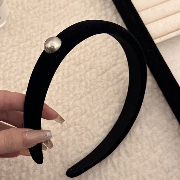 Luxurious Women's French High Skull Wide Brimmed Black Velvet Headband - Elegant Hair Accessories for Weddings, Parties, and Photography