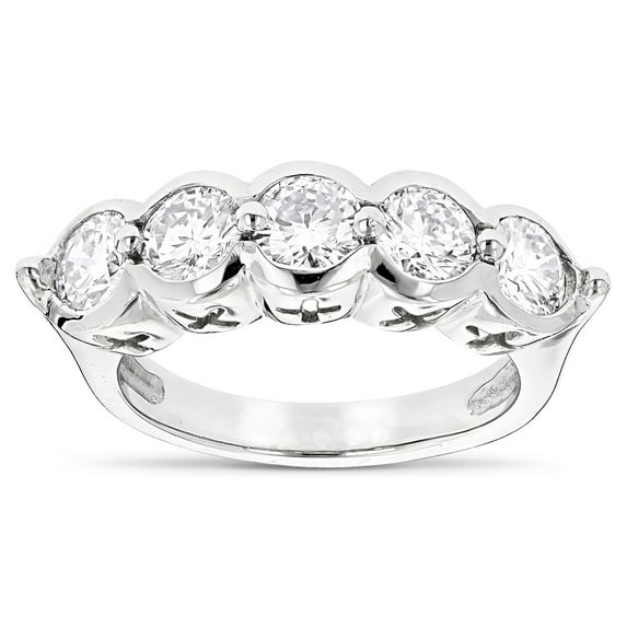 Luxurman Ladies Platinum Round Natural Diamond Ring For Her (Size 6.5)