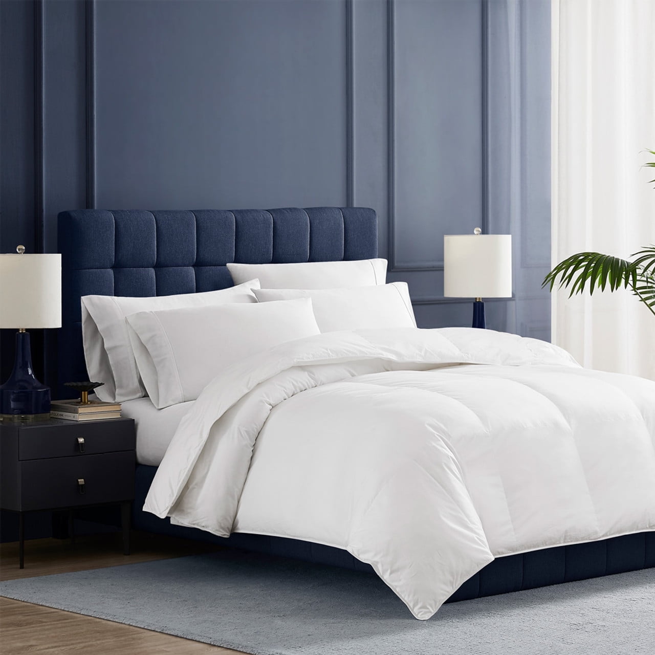 Queen White PrimaLoft Down Alternative Comforter