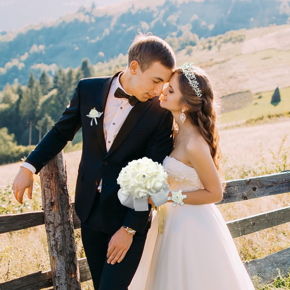 Luxury Bride Groom Wedding Set Diamond Bridal Bouquet Regal Tiara 2 Wrist Corsages 6 Gold Silvery Boutonnires 10 Packs Petals Crystal Kit Anniversary Bridal Shower Gift