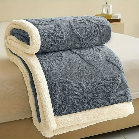 Luxury Chunky Knit Polyester Bed Blanket - Contemporary Animal Theme, Machine Washable, All-Season Comfort, Nature-Inspired Design, 250-300 GSM, Back to School, Christmas, New Year